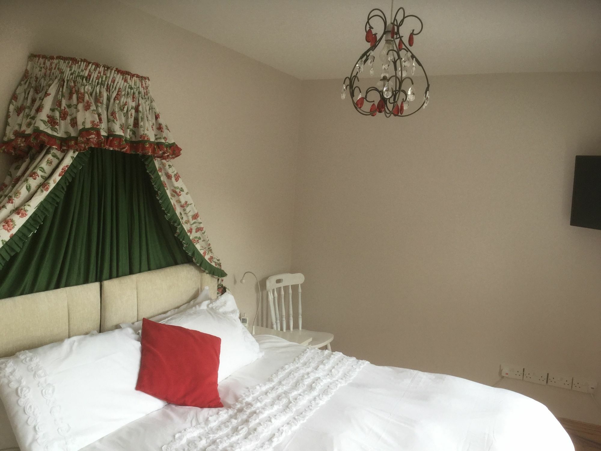 Bed and Breakfast Five Oaks Лондондерри Экстерьер фото
